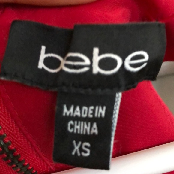 Bebe red silk peplum v-next shirt - Picture 3 of 4